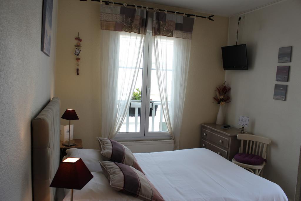 Hotel Des Falaises Villers-sur-Mer Szoba fotó