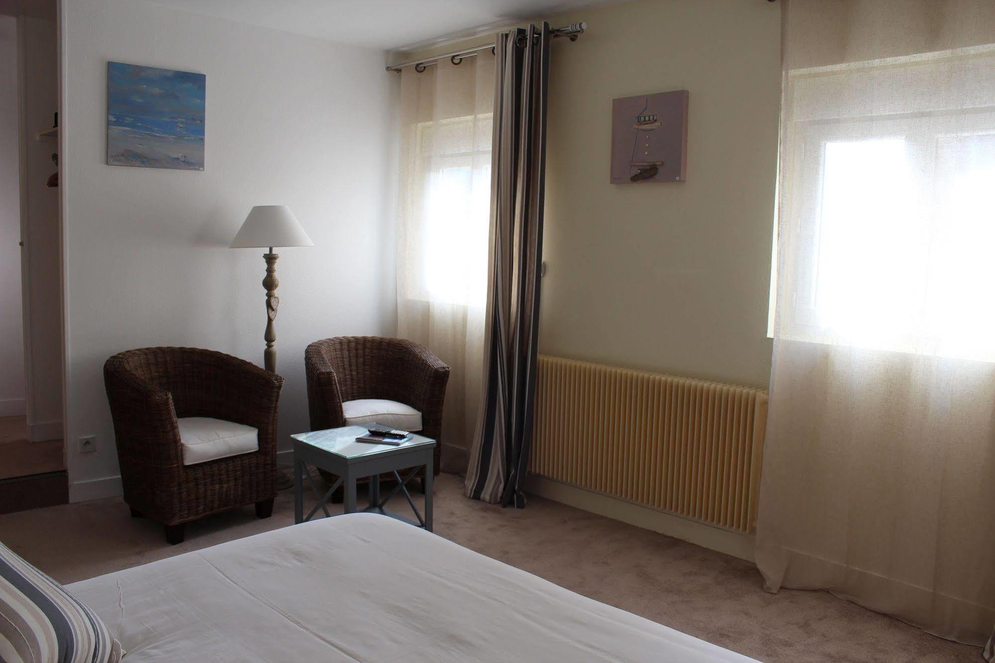 Hotel Des Falaises Villers-sur-Mer Kültér fotó
